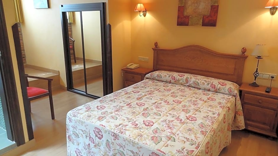 Hotel Intriago I & II