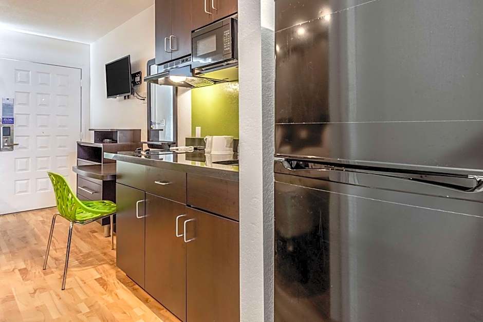 Studio 6-Buttonwillow, CA