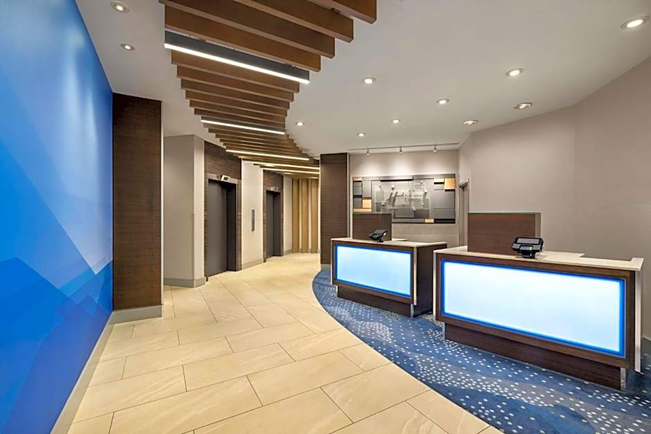 Holiday Inn Express Vancouver-Metrotown (Burnaby) By IHG