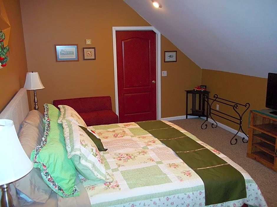 Tin Brook Bed & Breakfast