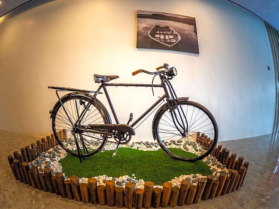 OYO 44099 Tt Dorf Hotel