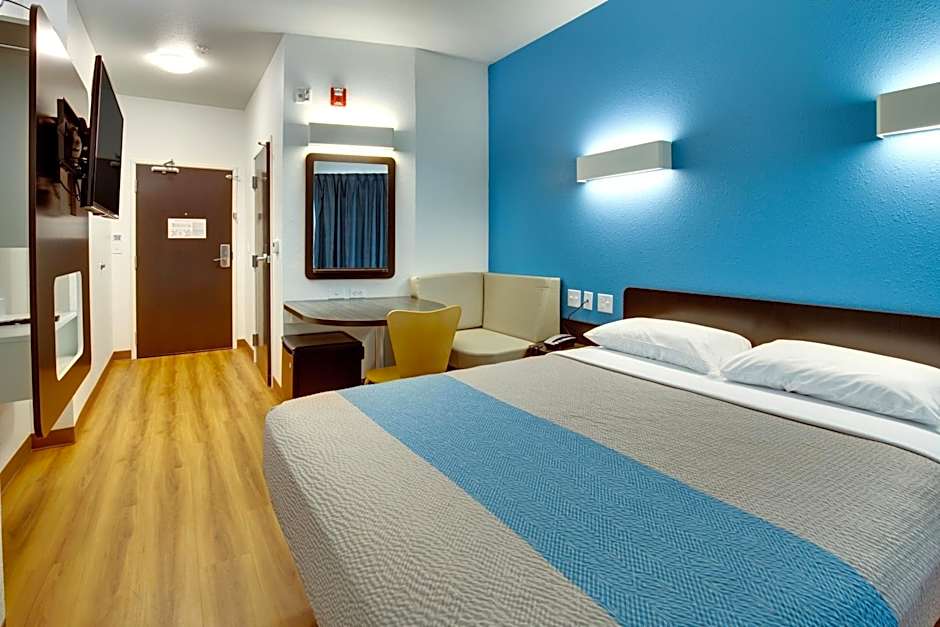 Motel 6-Poplar Bluff, MO