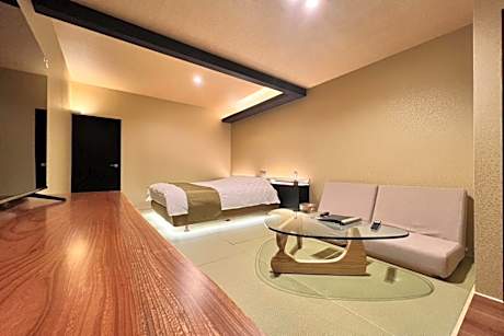 Junior Suite with Garden View