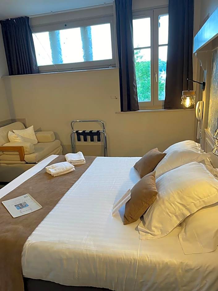 Logis Hôtel- Restaurant Le Relais Guillaume de Normandy-PARKING GRATUIT-Bornes électriques-VUE BAIE TERRASSE-Calme