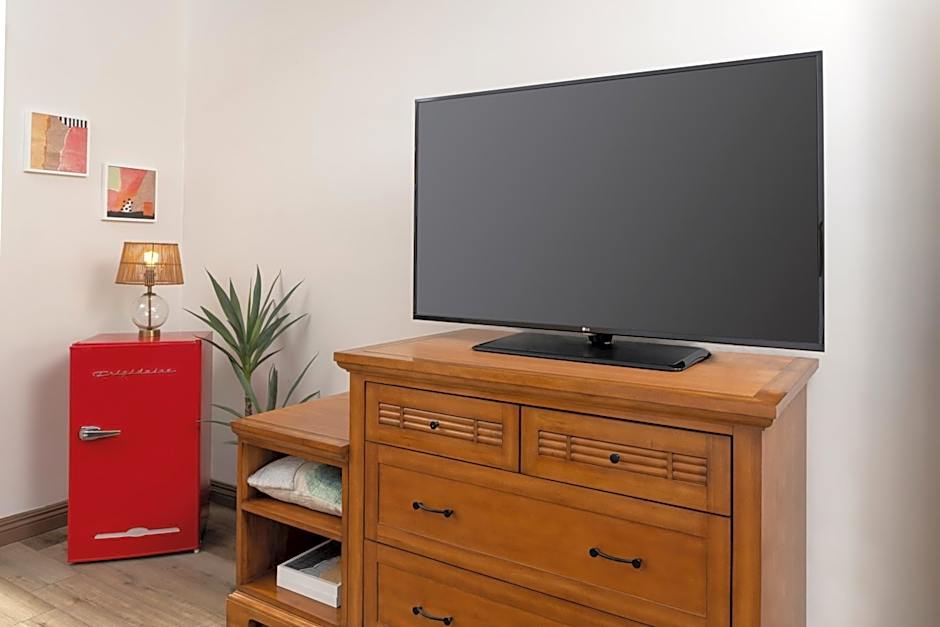 The Sojourn Los Angeles - Sherman Oaks