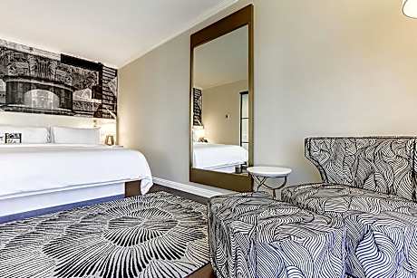 Executive Suite, 1 Bedroom Executive Suite, 1 King, Sofa bed