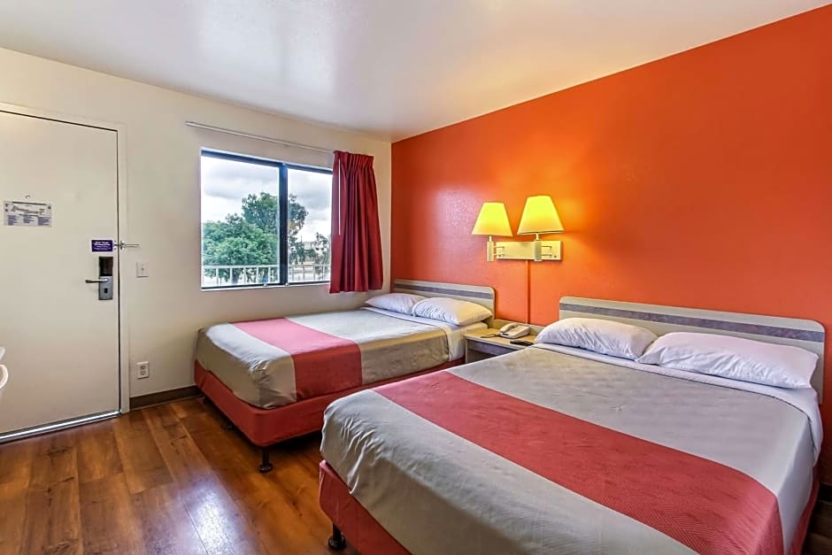 Motel 6-Salinas, CA - South - Monterey Area