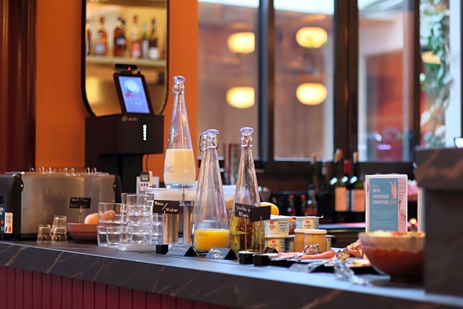 ClapClap Hôtel, Food & Bar