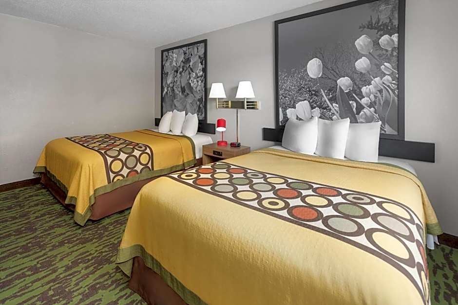 Photo 1 of 11 of 2 Queen Beds