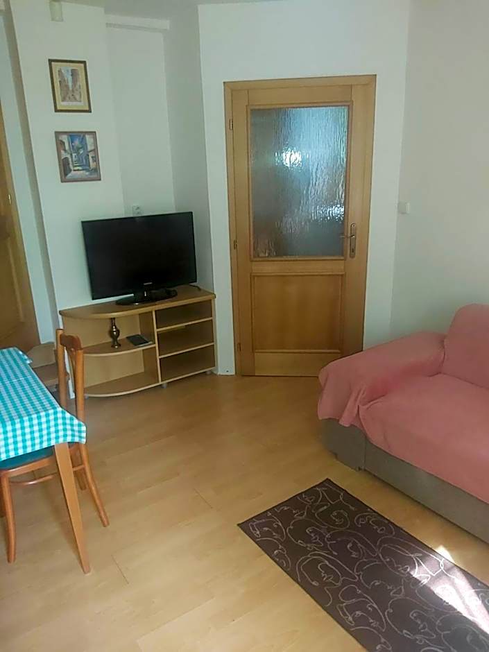 Chata nad kúpaliskom