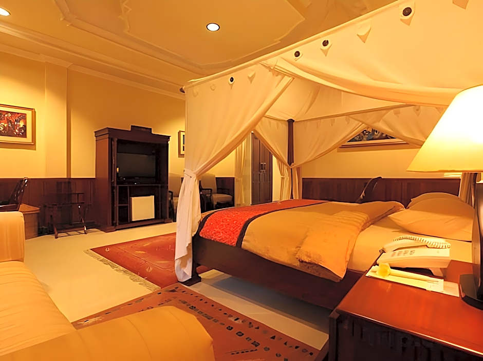Super OYO Townhouse Oak Maxi Hotel Legian