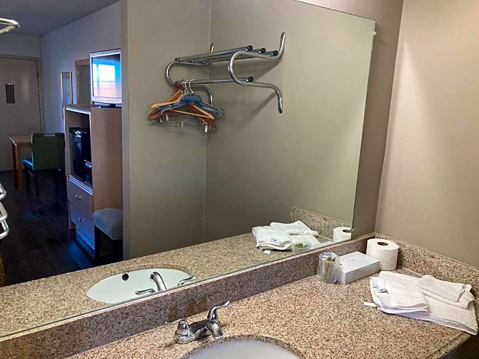 Tree Inn & Suites Albuquerque