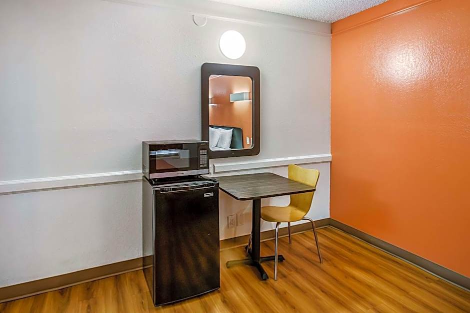 Motel 6 Euless - DFW West