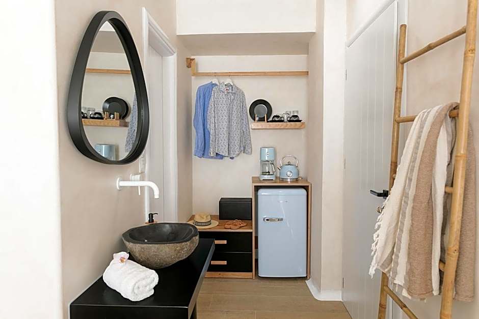 TERRA FOS NAXOS STUDIOS