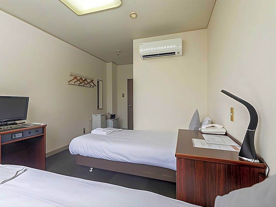 OYO Business Hotel Suehiro Matsuyama