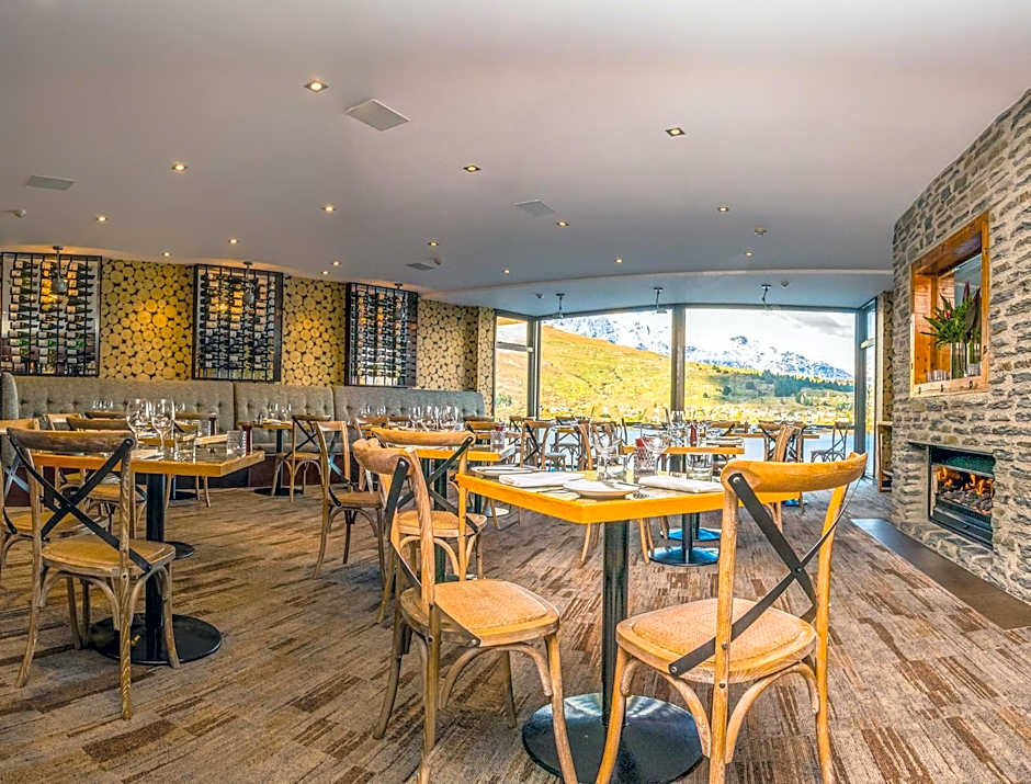The Rees Hotel & Luxury Apartments