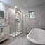 Nice River & Mountain View+4 Beds+Free parking