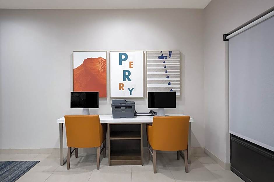 Holiday Inn Express Hotel & Suites Perry By IHG