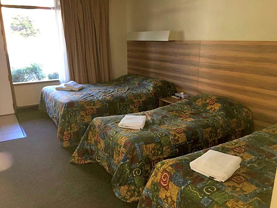 Red Cedars Motel
