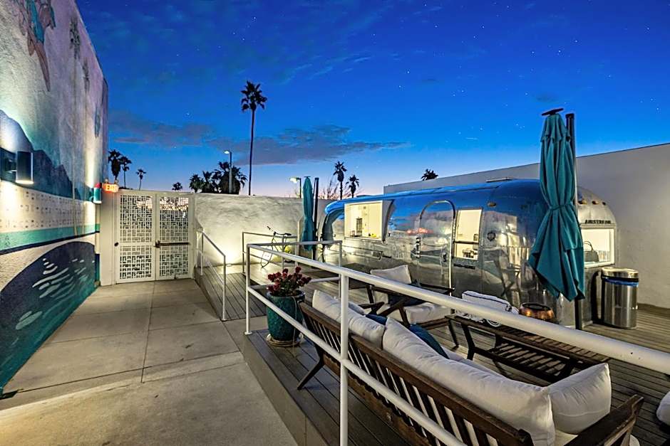 Skylark Hotel