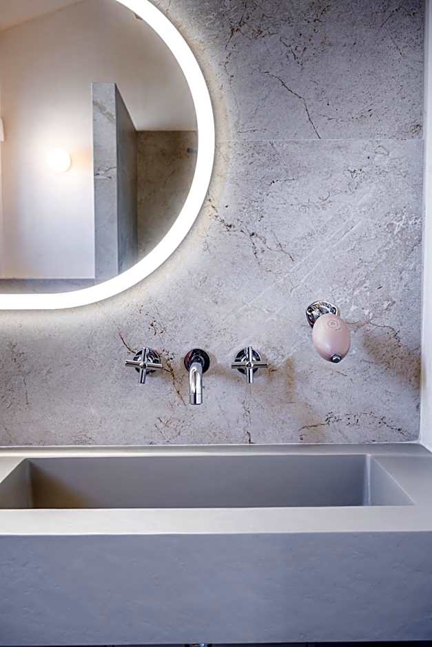 Secret d'Uzès - Le Duché - Piscine chauffée et Jacuzzi