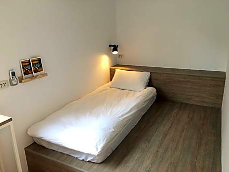 Classic Single Room with Shared Bathroom