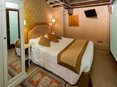 Small Double Room - Annex