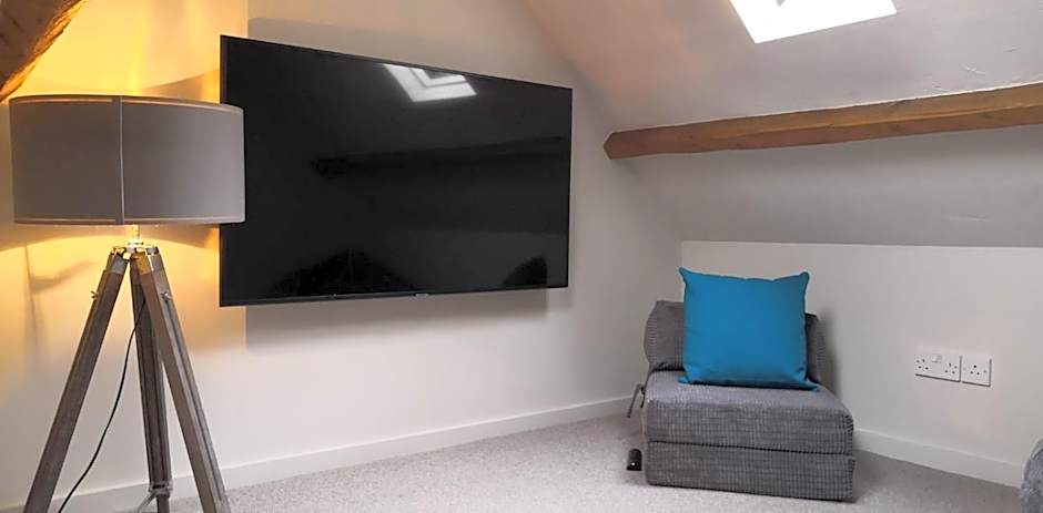 The Three Horseshoes