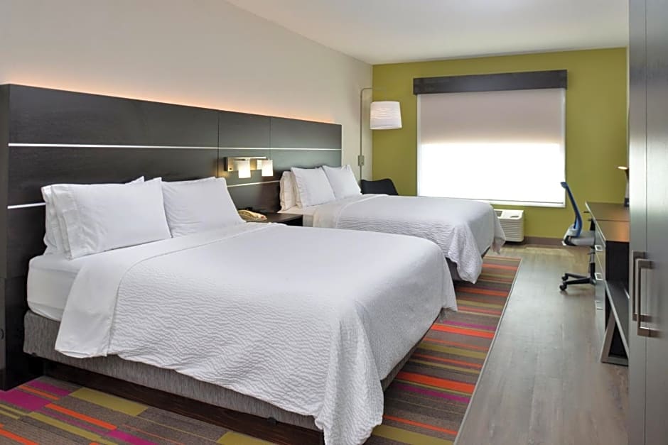 Holiday Inn Express Hotel & Suites Carthage