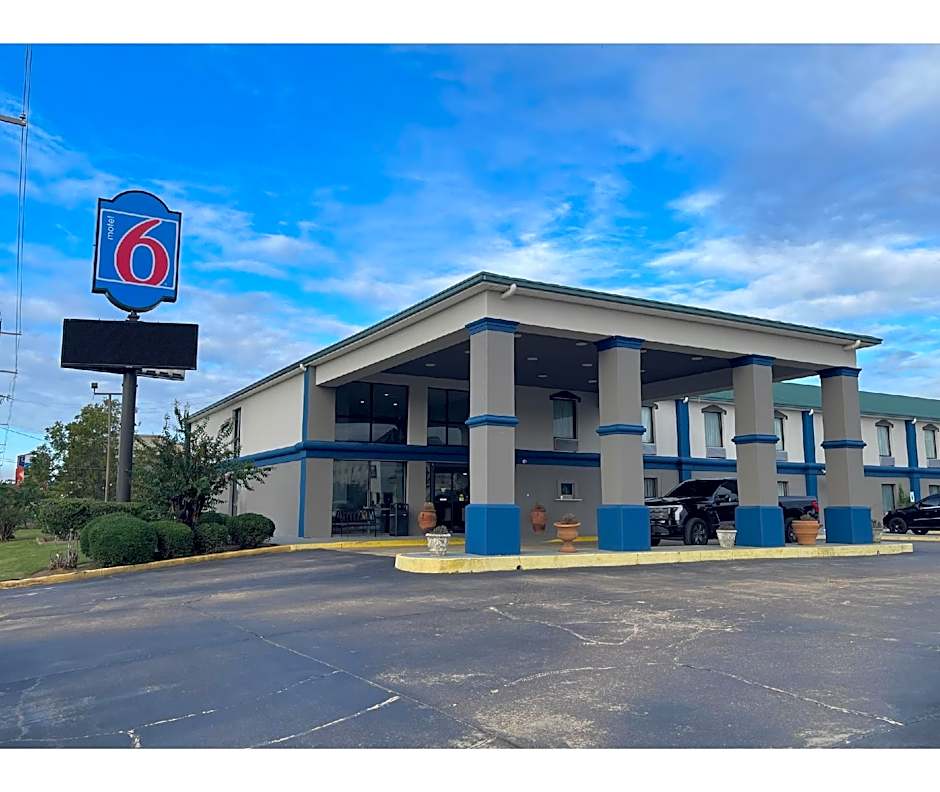 Motel 6 Canton, MS