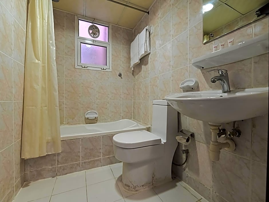 OYO 117 Majestic Hotel