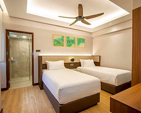 Three-Bedroom Sea View