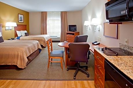 Studio Suite with Two Double Beds and Mobility Accessible Tub - Non-Smoking