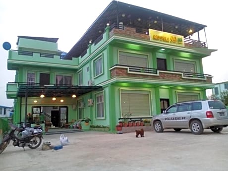 Hotel 99