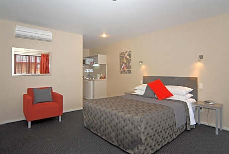 Studio with Private Spa Bath