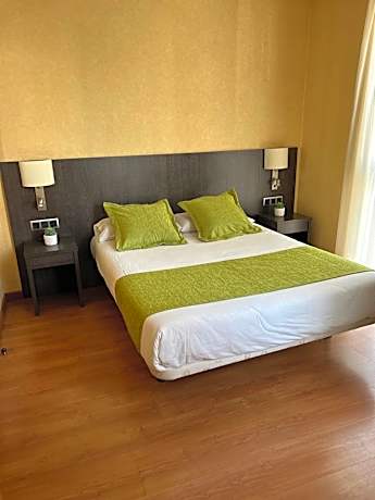 Single Room with Private Bathroom