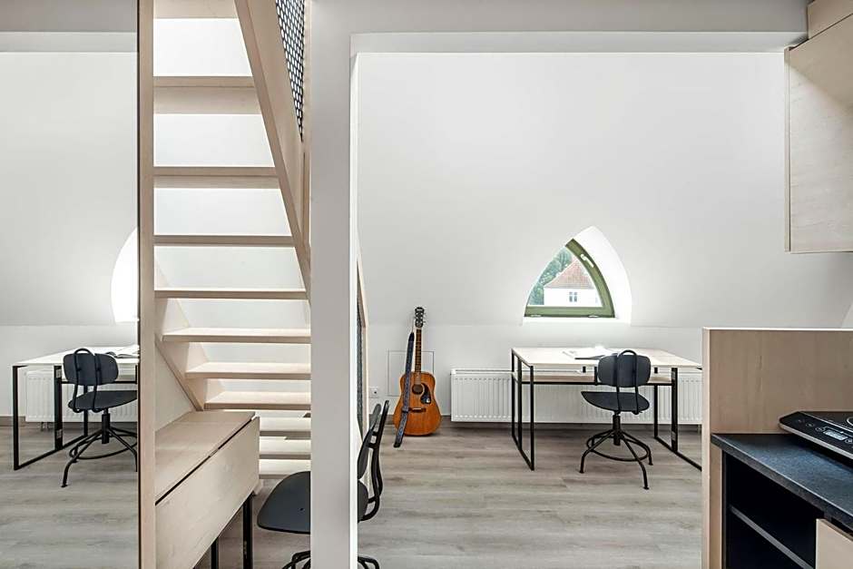 Lofty Kampus Garnizon