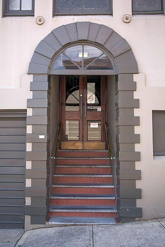 Nags Head Hotel
