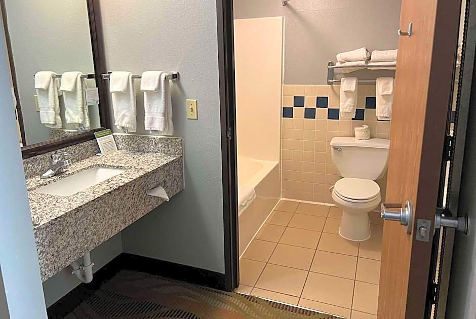 AmericInn by Wyndham Republic