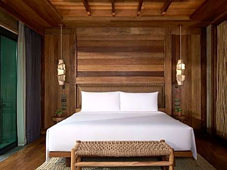 1 King Suite Sea View