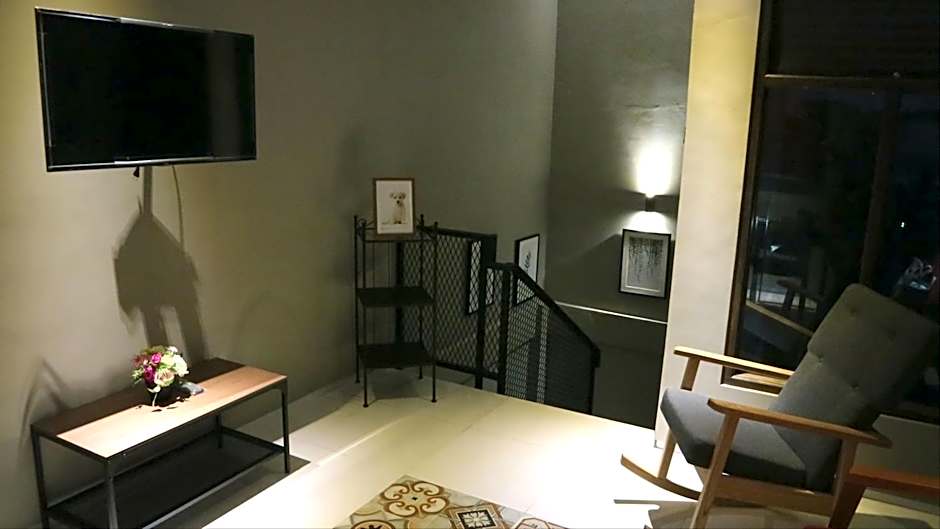 SaBi Guest House - Strategic Family -married couples only- Hostel in Prawirotaman