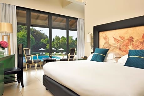 Junior Suite with Pool View