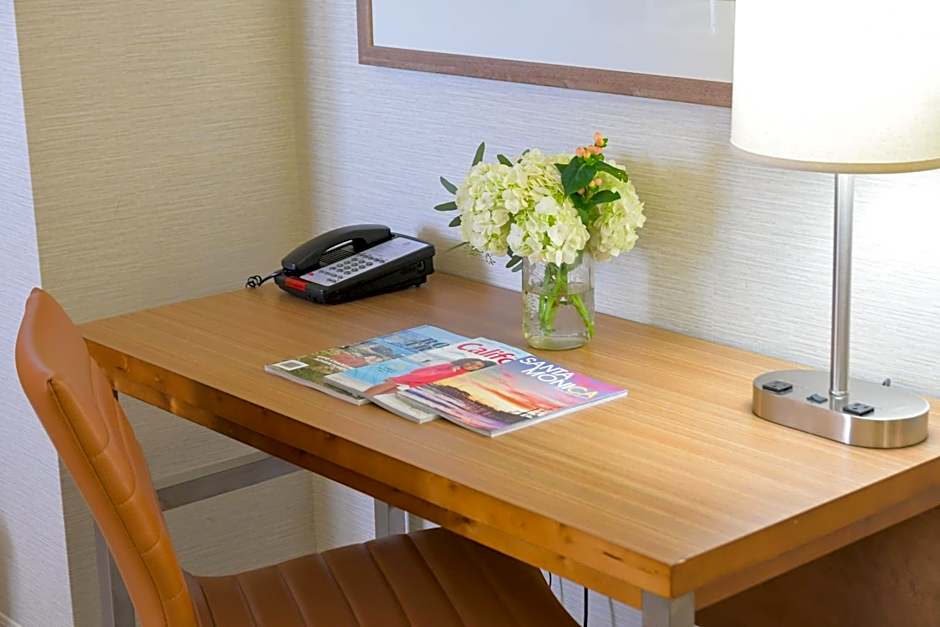 Gateway Hotel Santa Monica
