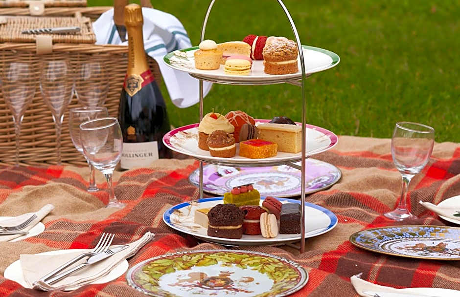 The Mitre, Hampton Court