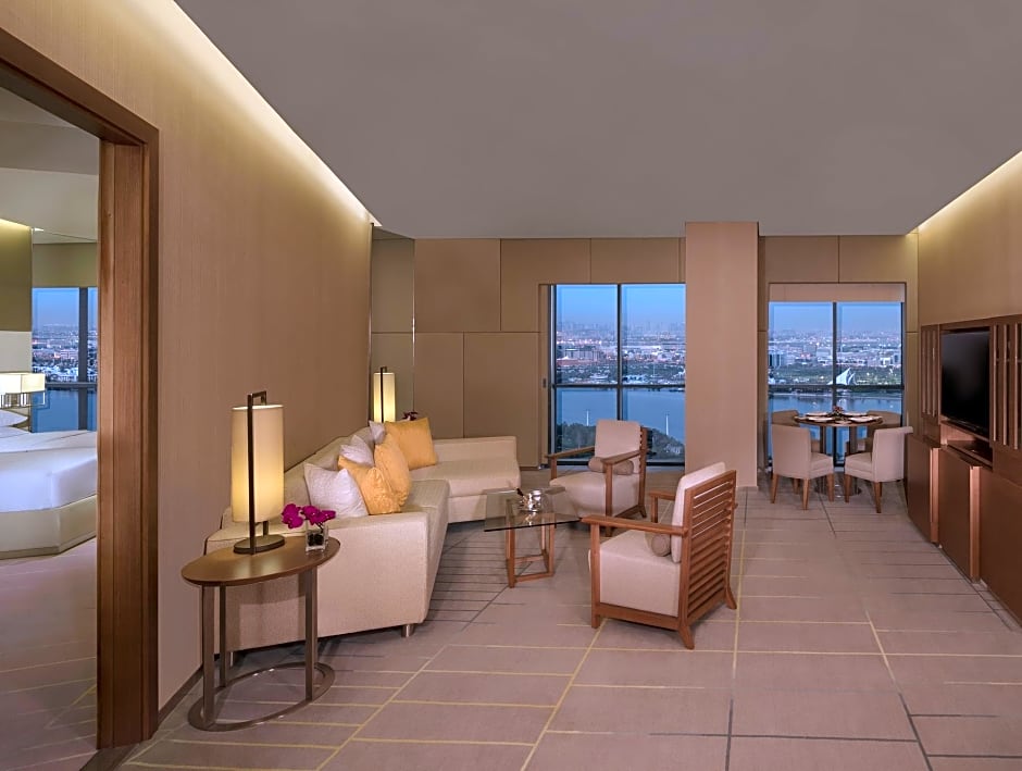 Hyatt Regency Dubai Creek Heights