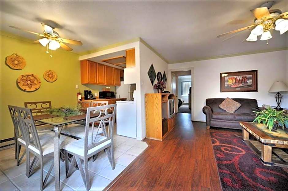 Pinecliff Village Resort