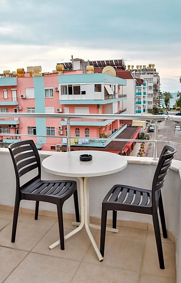 Kleopatra ICARIA Apart Hotel