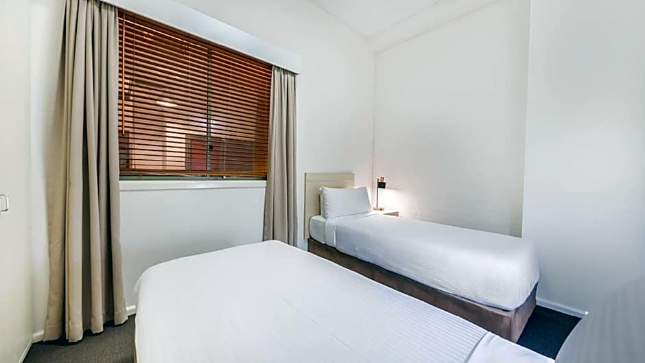 Oaks Sydney Goldsbrough Suites