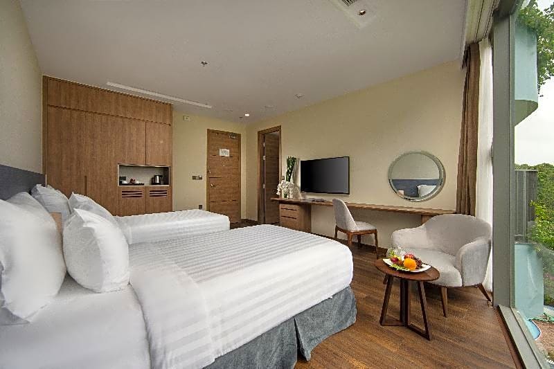 Flamingo Cat Ba Beach Resort