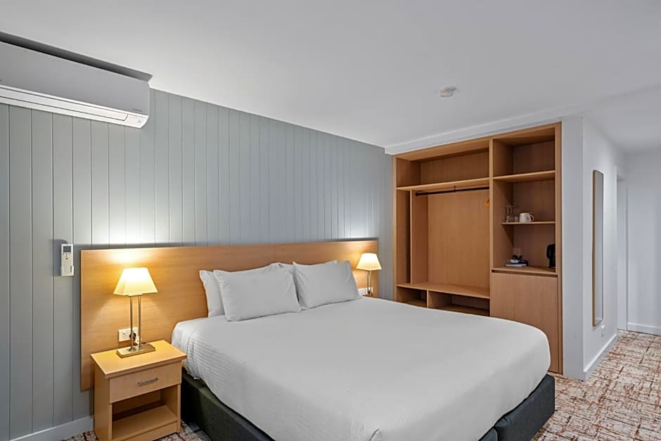 Mirage Hotel Newport